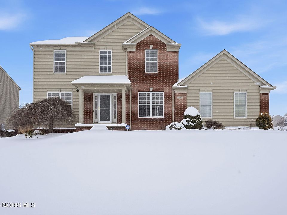 1st image of 2221 Crockett Cir