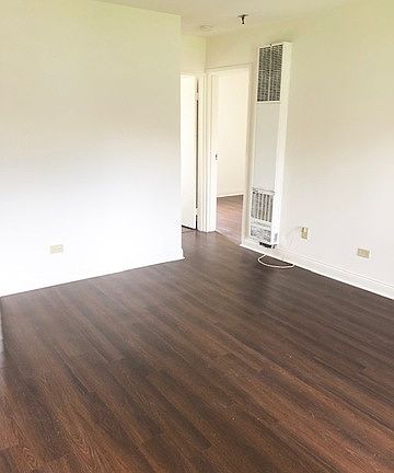 3rd image of 12833 Irving Ave APT 5