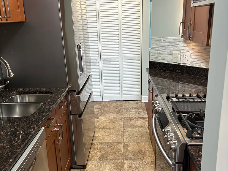 560 Vine Ave #203 — Photo 6