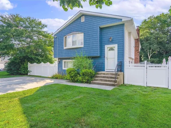 524 Nichols Road, Hauppauge, NY 11788