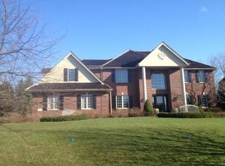 3616 W Turnberry Dr, Mequon, WI 53092