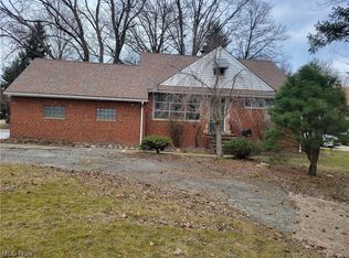 25715 Chardon Rd, Richmond Heights, OH 44143