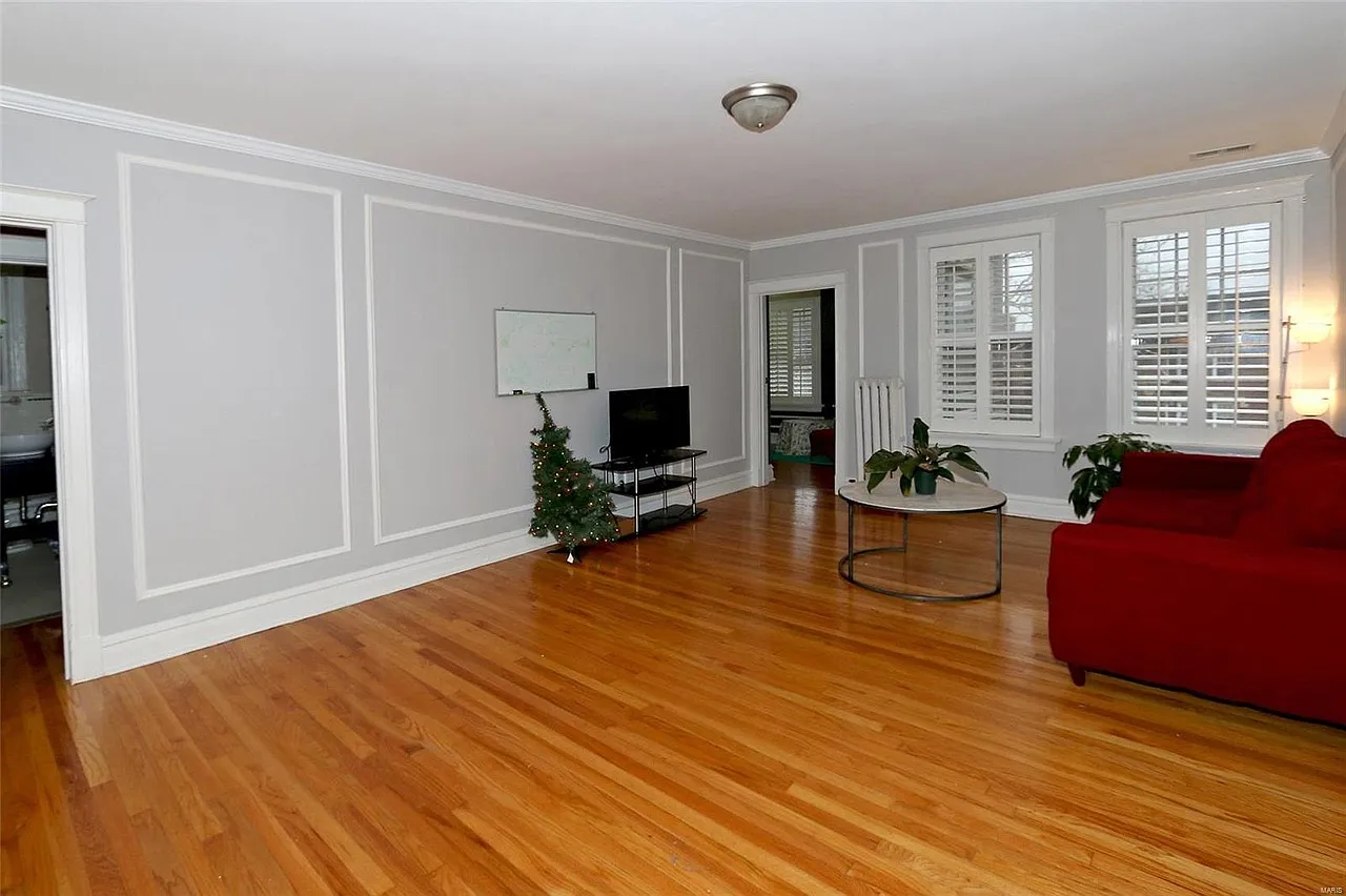 6226 Northwood Ave — Photo 4
