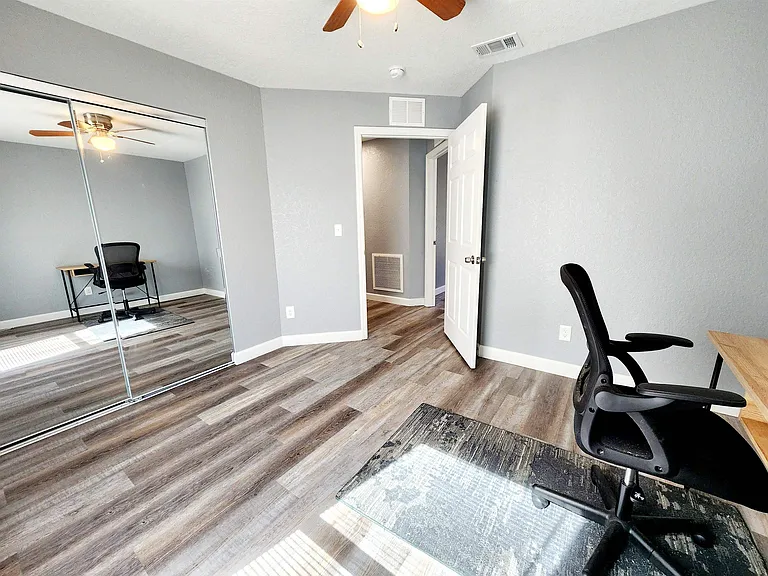 206 Alice St — Photo 17