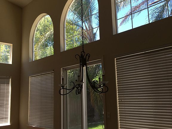4th image of 875 Sorrento Dr