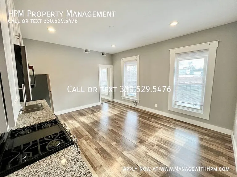 2179 W 11th St #1 — Photo 2