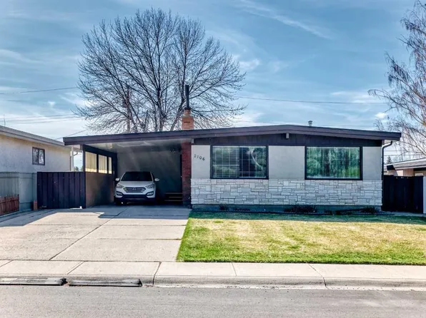 2106 E 24th St S, Lethbridge, AB T1K 2M5