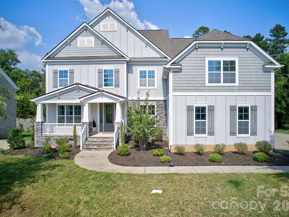 1st image of 366 Hampton Trail Dr