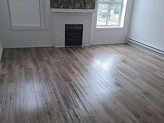 2nd image of 3 William St #4