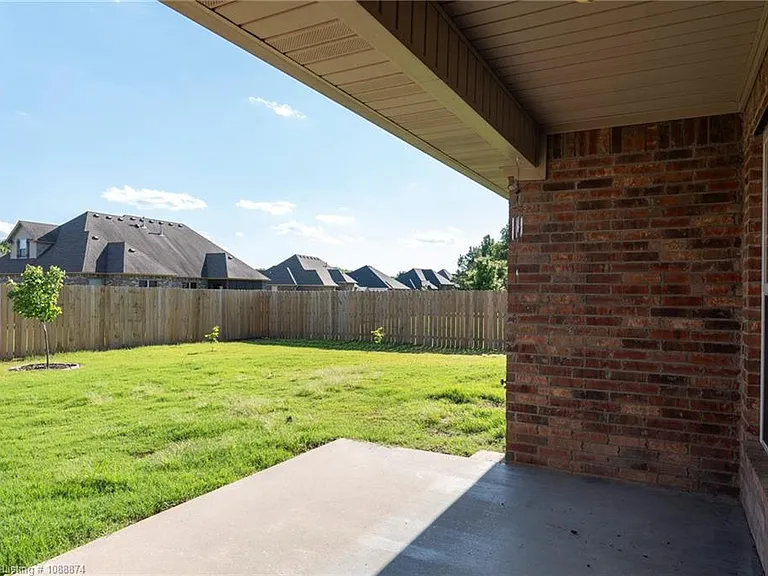 3725 Colfax Way — Photo 8