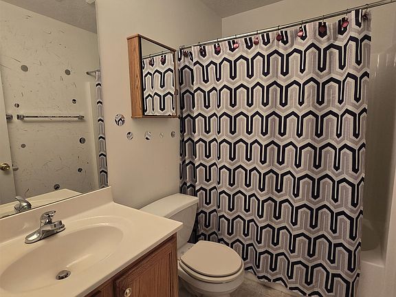 4th image of 530 Canoe Creek Dr
