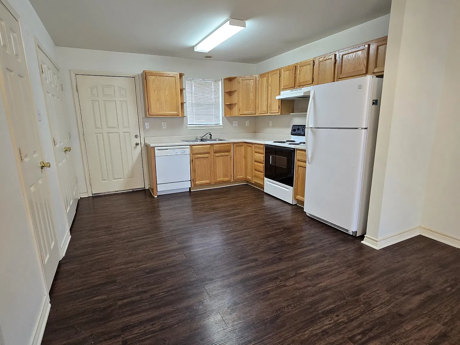 630 James St — Photo 4