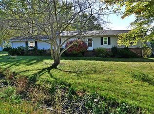 6944 White Oak Dr, Hubbard, OH 44425