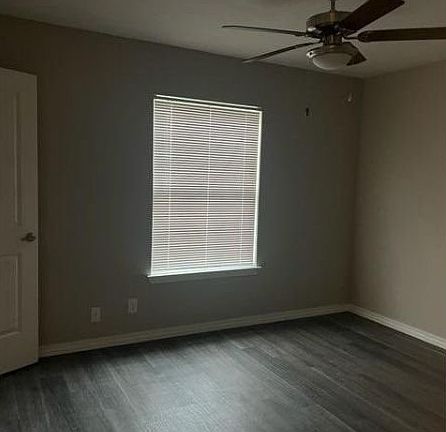 4th image of 298 West Dr #A