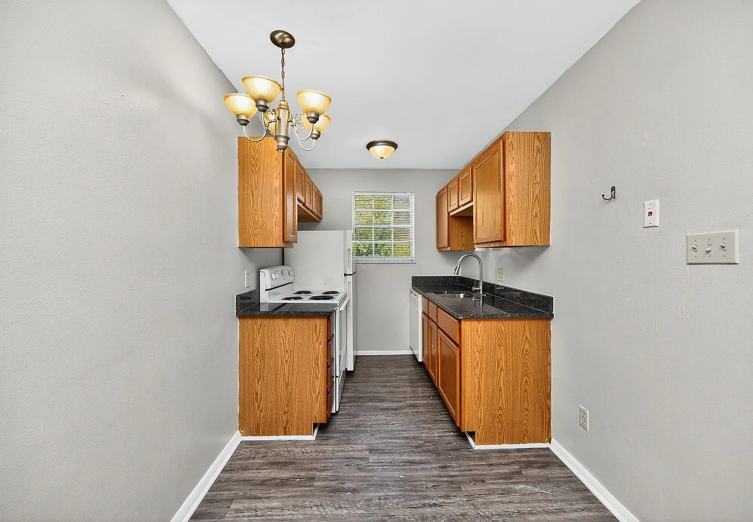 1 bed, 1.0 bath, 400 sqft, $899 — Photo 3