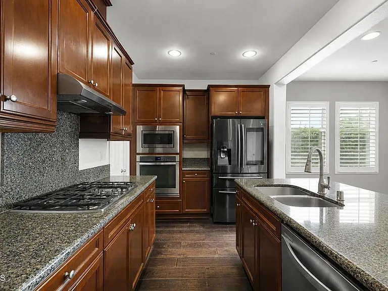 197 Pelican Pointe Ct — Photo 9