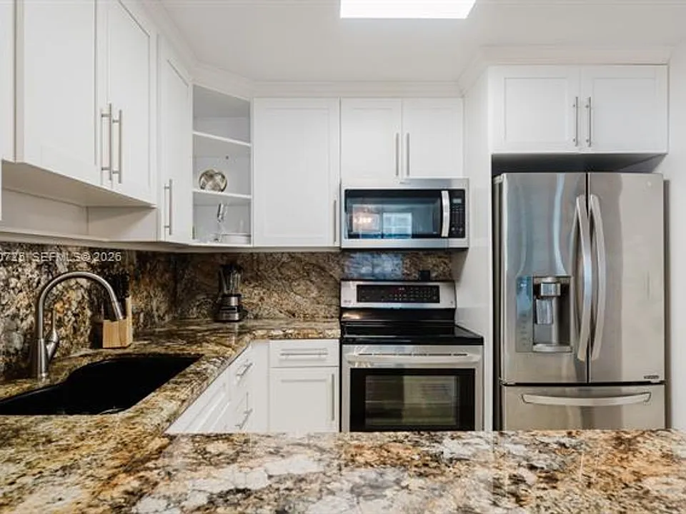 2301 Collins Avenue Cu #804