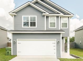 818 Fairview Cir, Hinesville, GA 31313