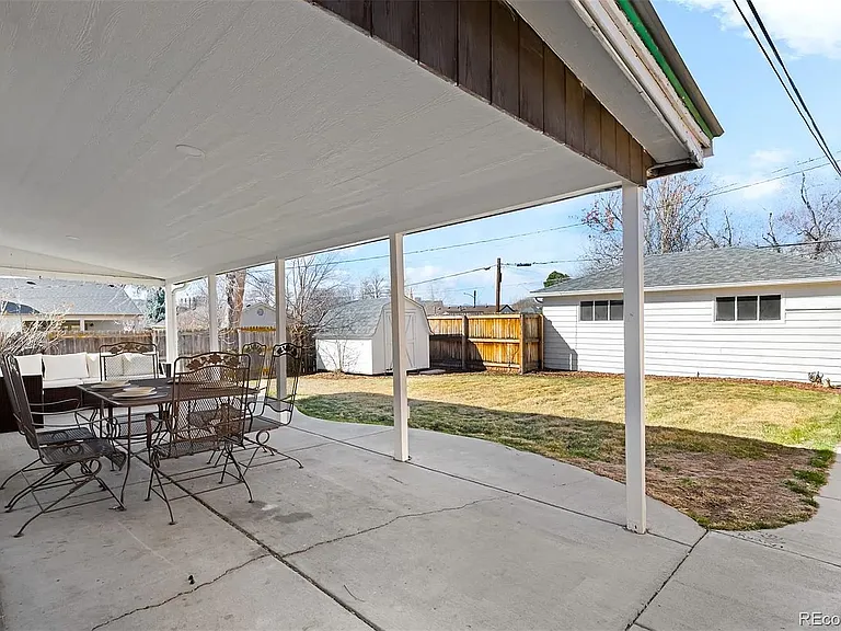 1615 S Elizabeth St — Photo 17