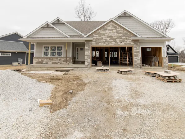 12600 Woodside Dr, Cedar Lake, IN 46303