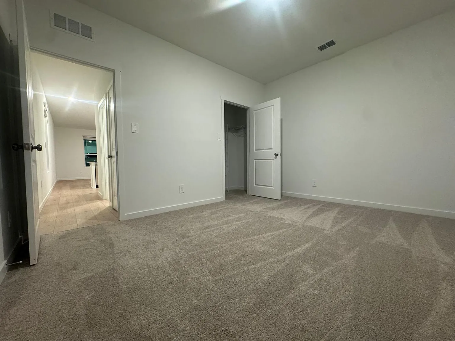 1 bed, 541 sqft, $1,400 — Photo 3