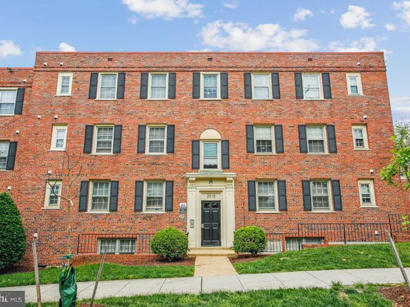 2015 37th St SE APT 301, Washington, DC 20020