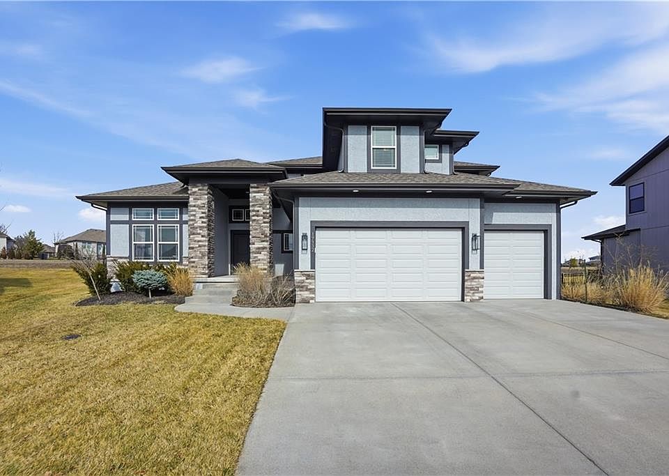 17332 Richards St, Overland Park, KS 66221 | Zillow