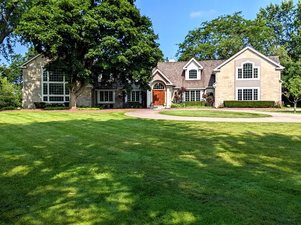 854 Braeburn Rd, Inverness, IL 60067