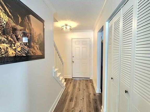 5th image of 1279 Ridgecrest Ln SE