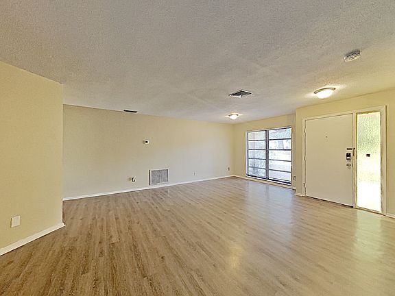 4th image of 1381 Forest Lawn Ct