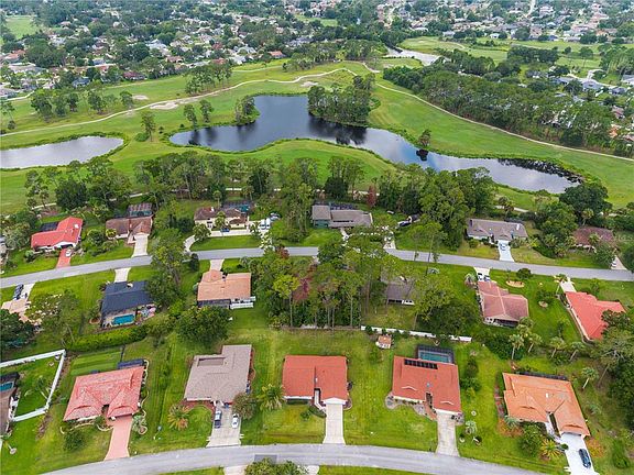 3rd image of 10 Village Ln