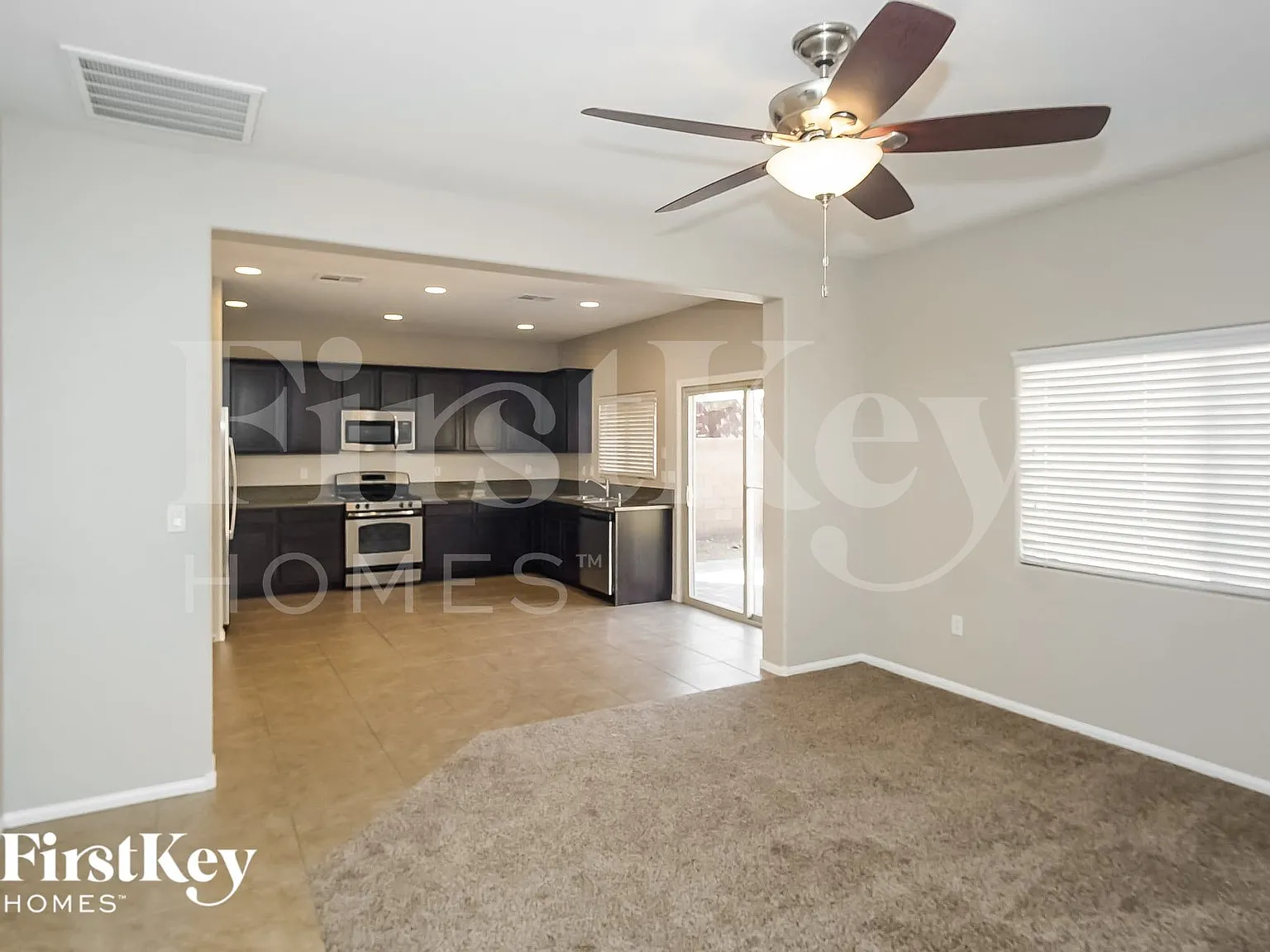 3 bed, 2.5 bath, 1597 sqft, $2,330 — Photo 3