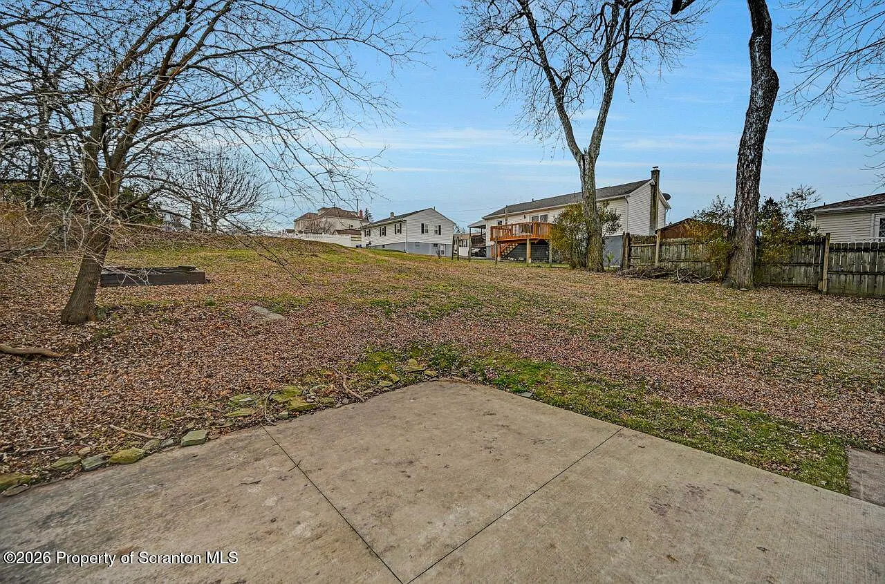 2 bed, 1.0 bath, 858 sqft, $1,495 — Photo 4