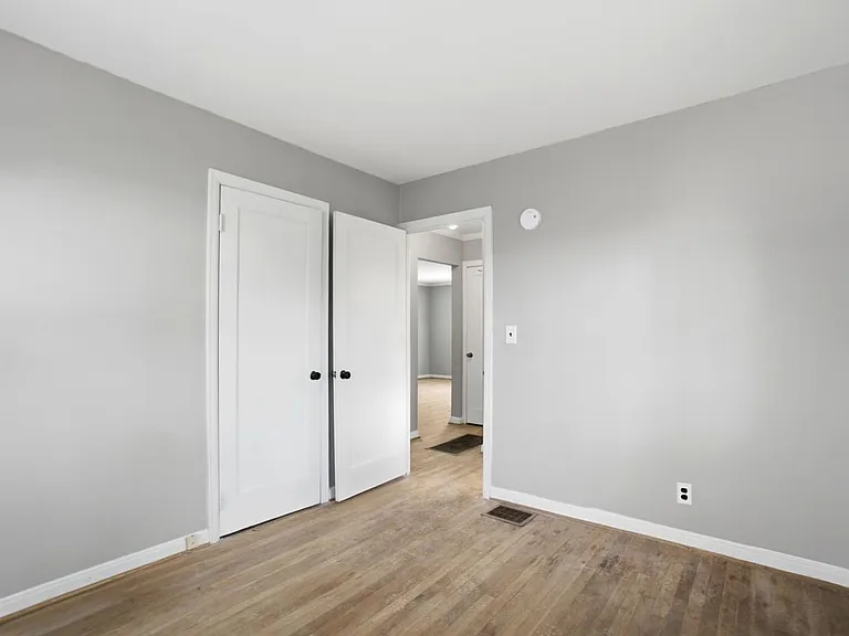 3267 Walmar Dr — Photo 12
