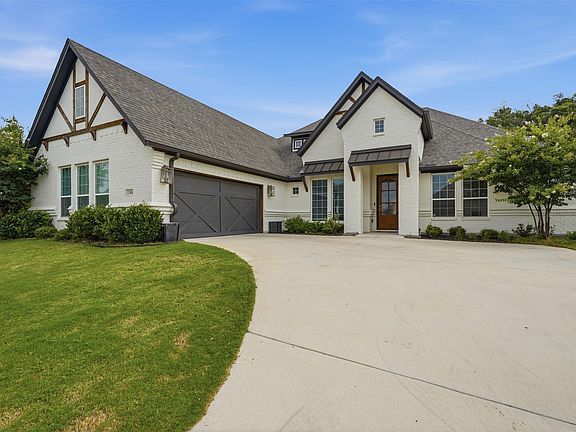 2nd image of 1304 Crown Valley Dr