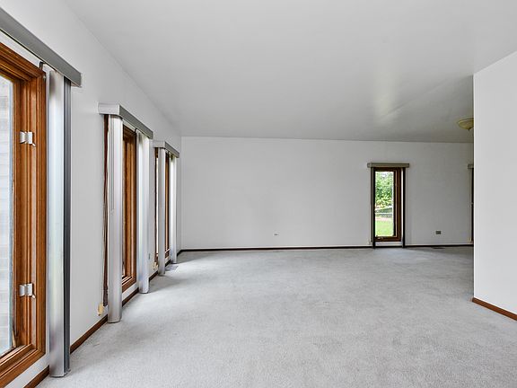 3rd image of 3531 Dale Dr