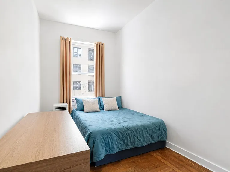 205 W 103rd St #3E — Photo 4