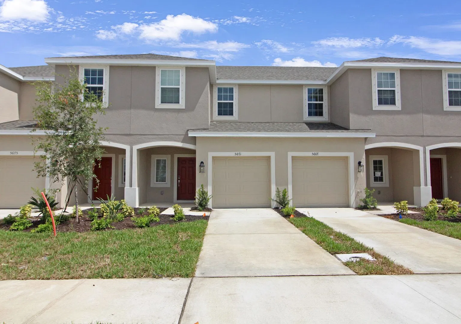Palmero Annual Townhouse for Rent — Photo 1