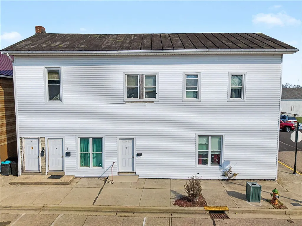 7 W Center St photo 1