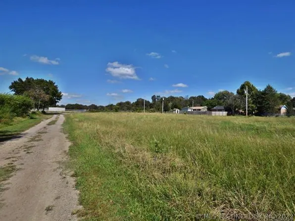 1517 N Kimberly St, Stilwell, OK 74960