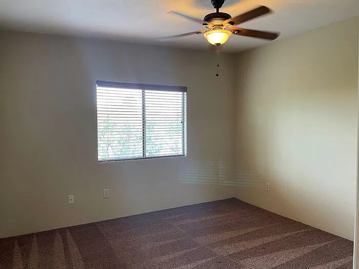 1435 W Kilburn St #2102 — Photo 16