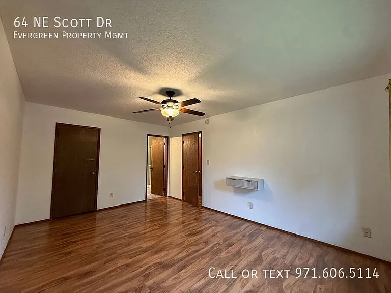 64 NE Scott Dr — Photo 31