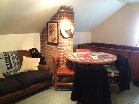 5th image of 309 E Maxwell St APT 3