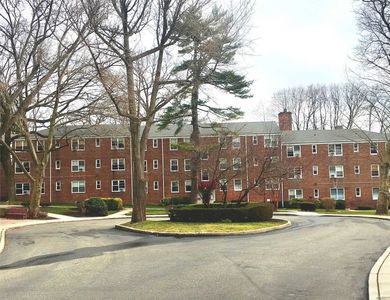 19 Edwards St APT 1G, Roslyn Heights, NY, 11577