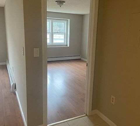 3rd image of 3 New Haven Dr APT 203