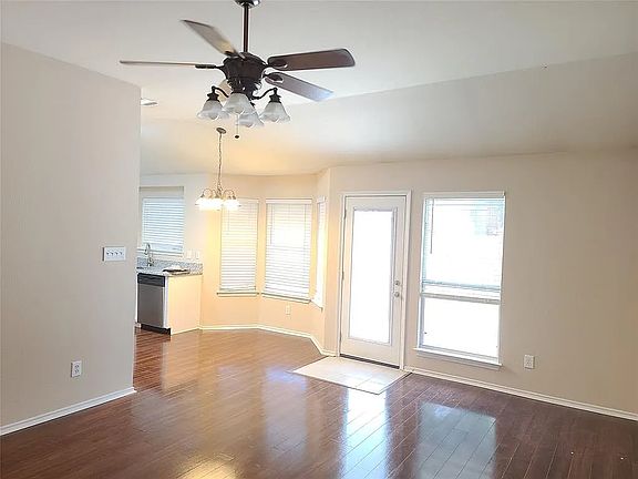 5th image of 10408 Fossil Hill Dr