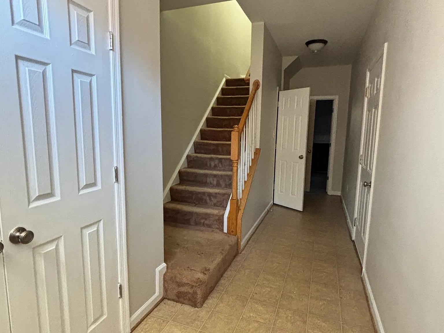 3 bed, 3.5 bath, 1908 sqft, $2,350 — Photo 2