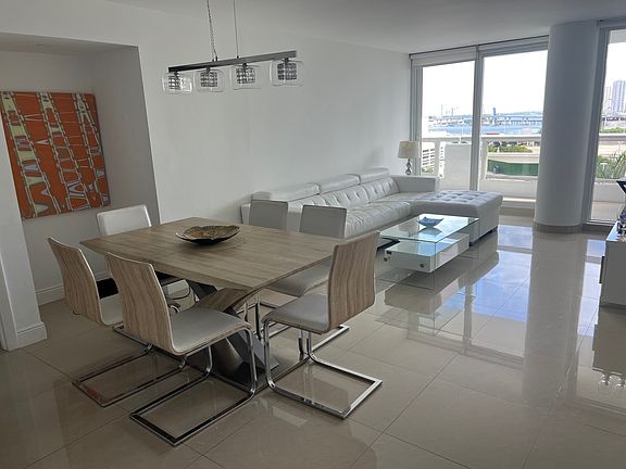 2nd image of 1717 N Bayshore Dr #1353