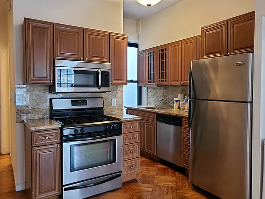 Rented by Frank Valvo Real Estate | media 10