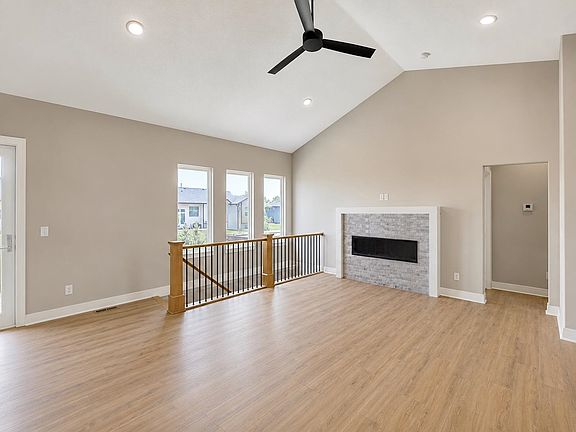 4th image of 5881 N Saint Paul Ct